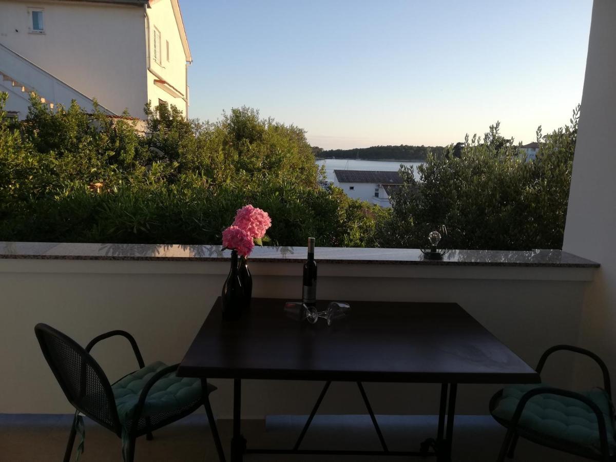 Riviera Rooms And Apartments Palit المظهر الخارجي الصورة