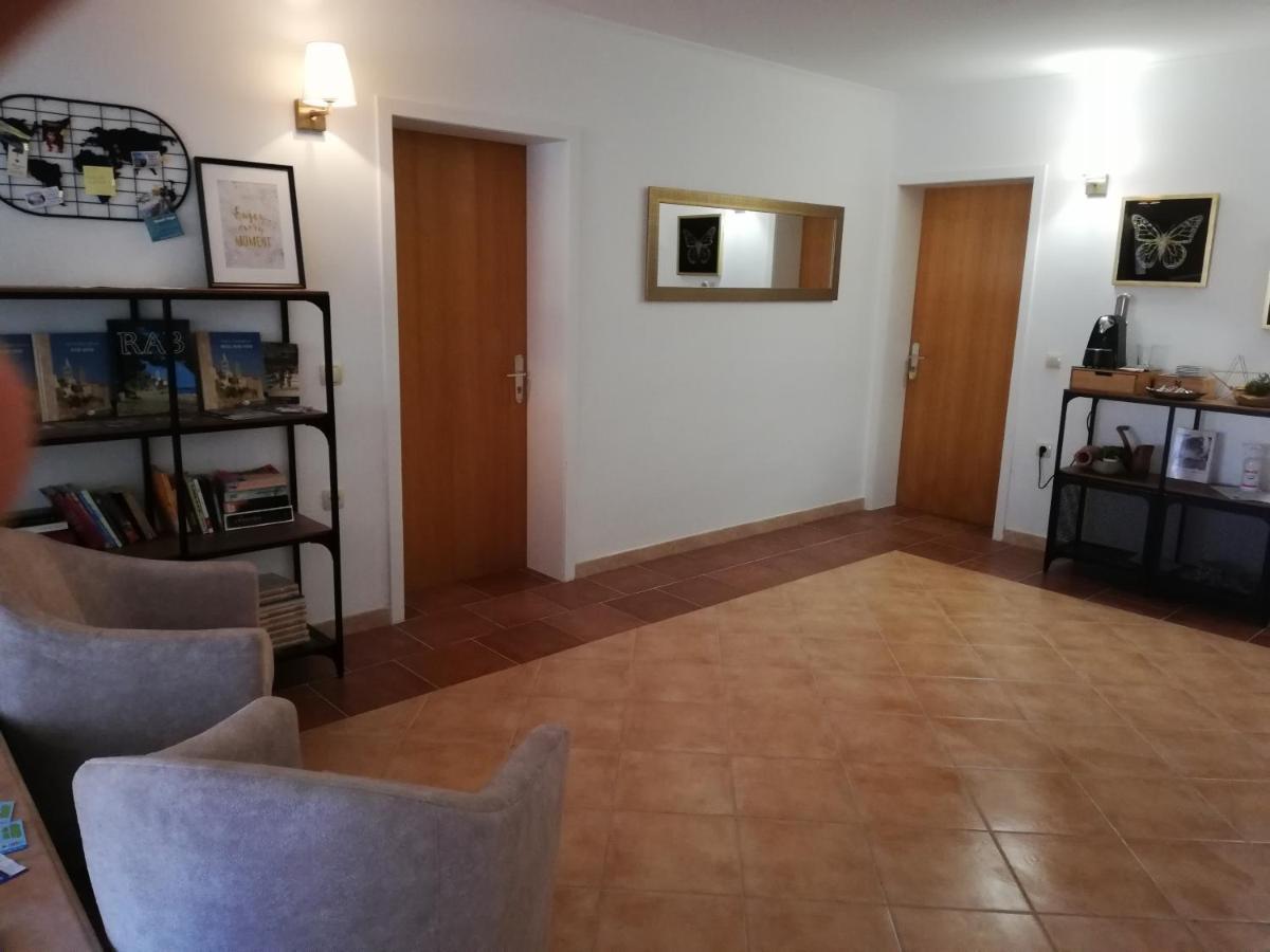 Riviera Rooms And Apartments Palit المظهر الخارجي الصورة
