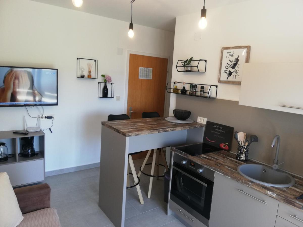 Riviera Rooms And Apartments Palit الغرفة الصورة