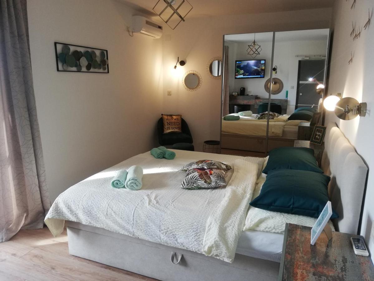 Riviera Rooms And Apartments Palit المظهر الخارجي الصورة