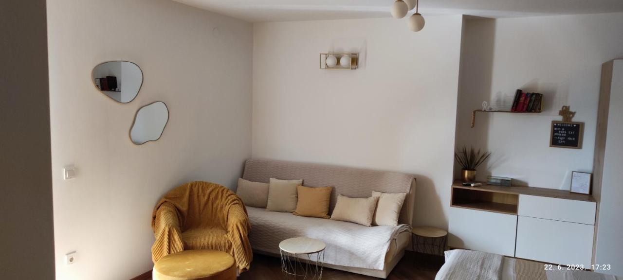 Riviera Rooms And Apartments Palit المظهر الخارجي الصورة
