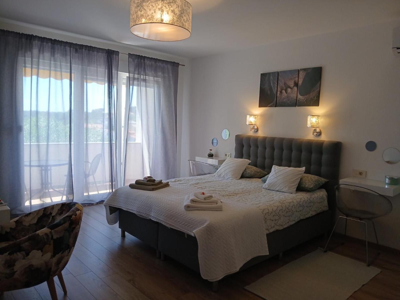 Riviera Rooms And Apartments Palit المظهر الخارجي الصورة