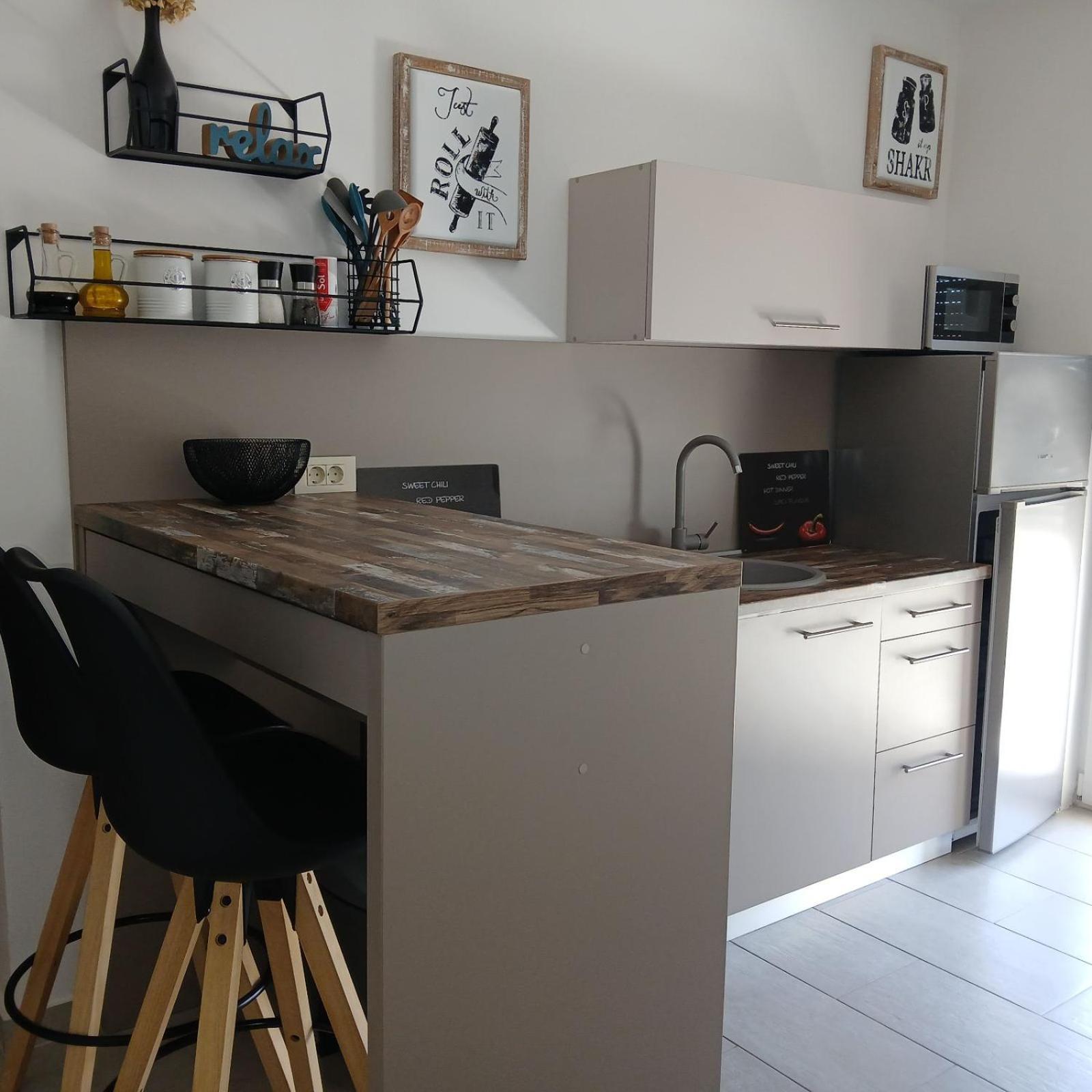 Riviera Rooms And Apartments Palit المظهر الخارجي الصورة