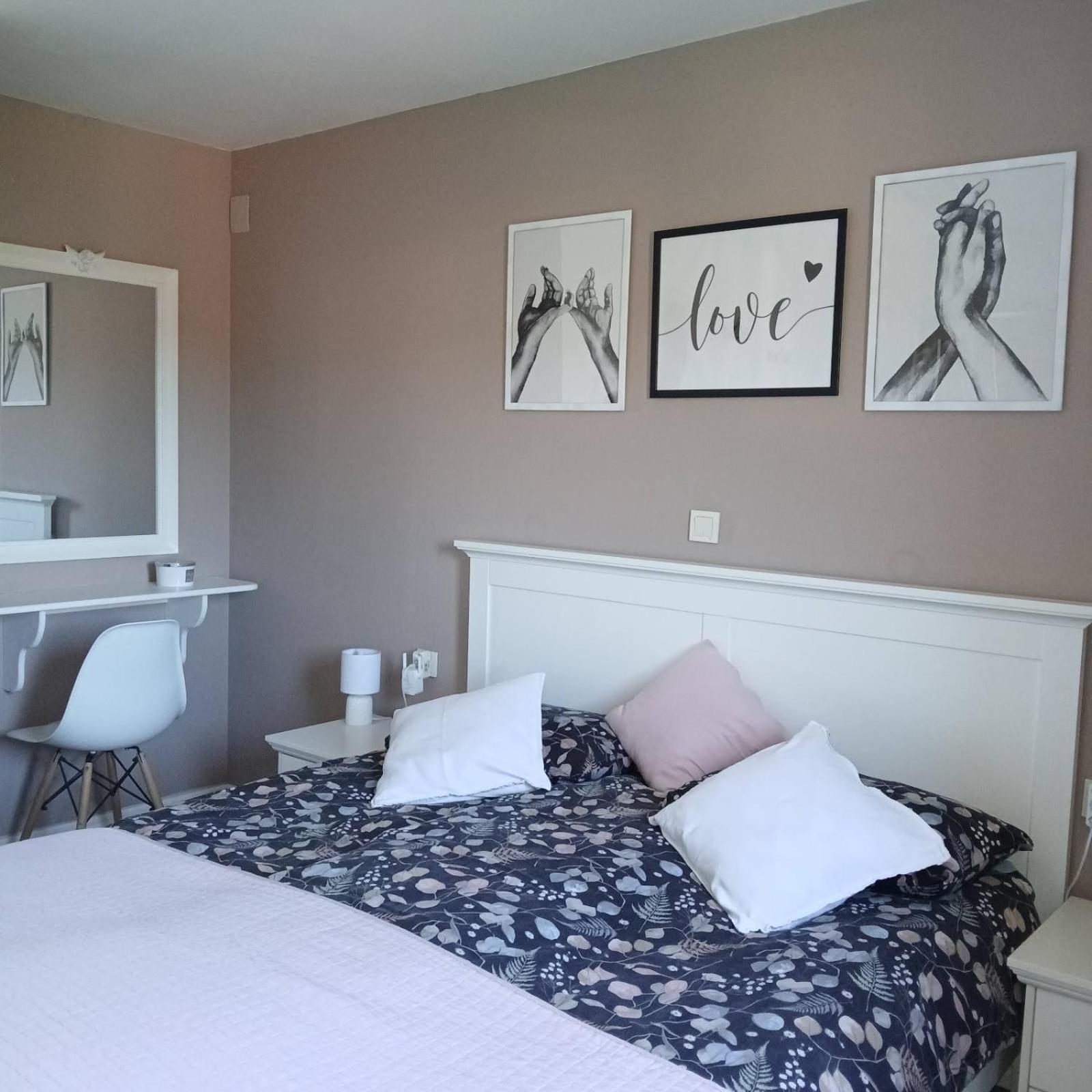 Riviera Rooms And Apartments Palit المظهر الخارجي الصورة