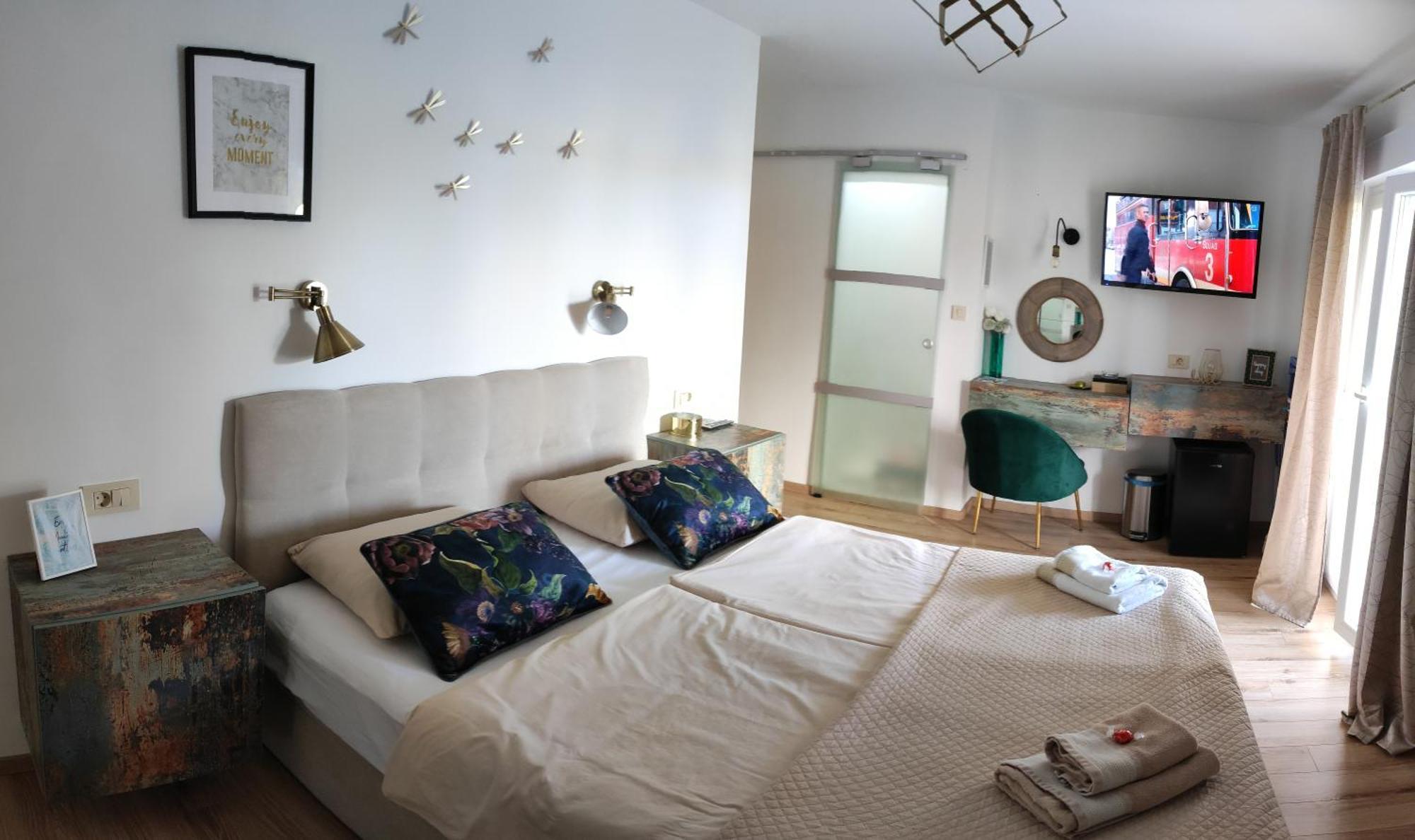 Riviera Rooms And Apartments Palit المظهر الخارجي الصورة